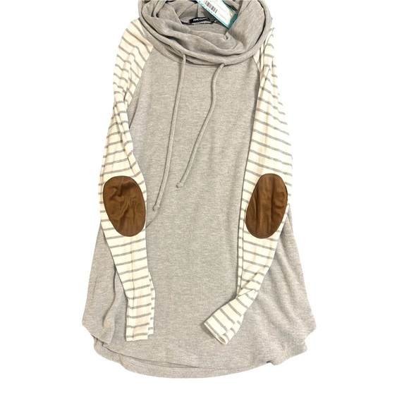 Women’s NWT Pink Clover Brushed Knit Sweater Size Medium - Picture 2 of 4